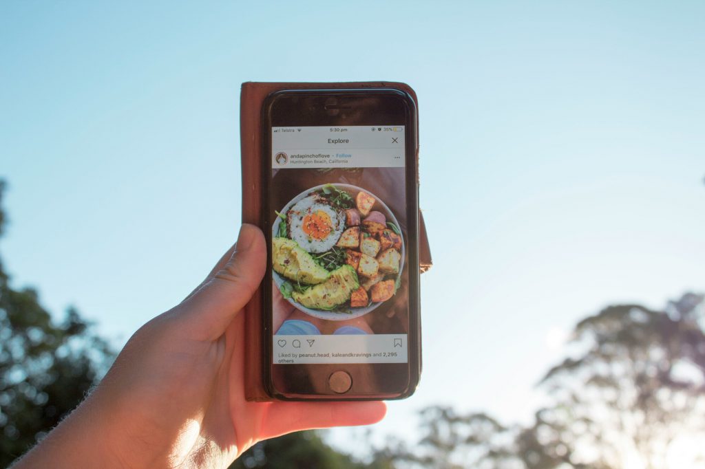 Las imágenes atractivas y los videos creativos de platos y experiencias culinarias tienen el poder de atraer 
a nuevos clientes y fidelizar a los existentes.